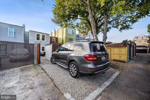 Exterior - 719 4th St NE, Washington, DC 20002 photo 2 of 5