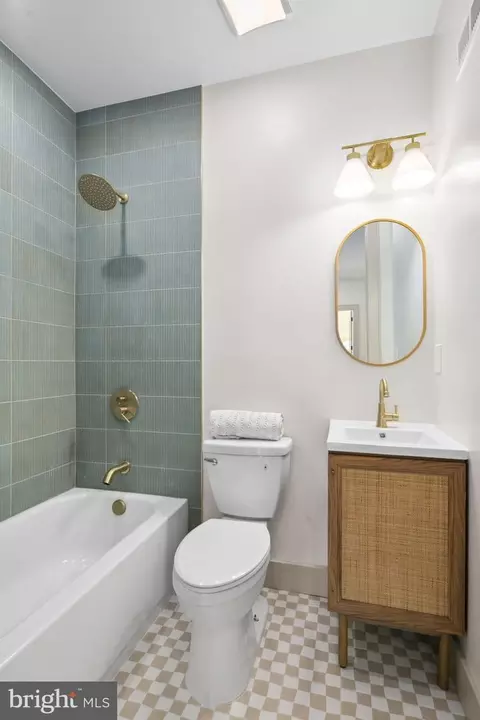 Bath - 414 G St NE, Washington, DC 20002 photo 6 of 6