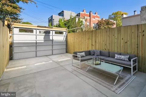 Exterior - 414 G St NE, Washington, DC 20002 photo 2 of 5