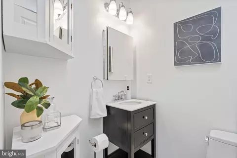 Bath - 251 15th St SE, Washington, DC 20003 photo 2 of 3