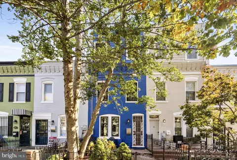 913 8th St NE, Washington, DC 20002