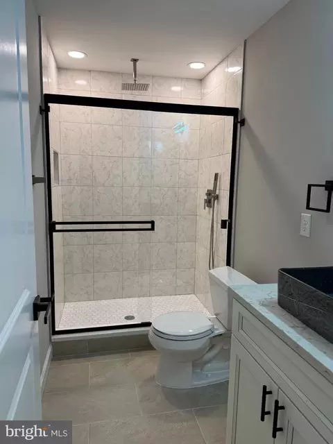 Bath - 3740 Horner Pl SE, Washington, DC 20032 photo 1 of 11