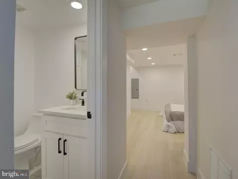 5424 C St SE, Washington, DC 20019 photo 38