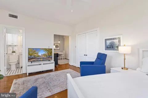 18 9th St NE #409, Washington, DC 20002 photo 4