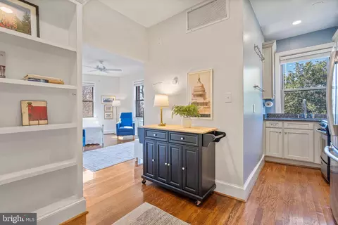 18 9th St NE #409, Washington, DC 20002