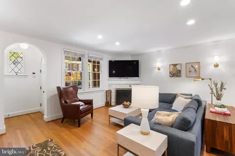 2430 39th Pl NW, Washington, DC 20007 photo 10