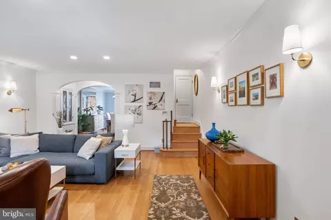 2430 39th Pl NW, Washington, DC 20007 photo 8
