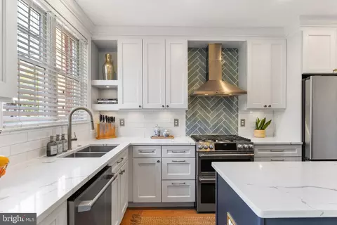 2430 39th Pl NW, Washington, DC 20007 photo 17