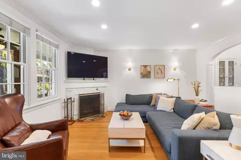 2430 39th Pl NW, Washington, DC 20007 photo 9
