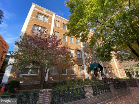 18 9th St NE #406, Washington, DC 20002 photo 1