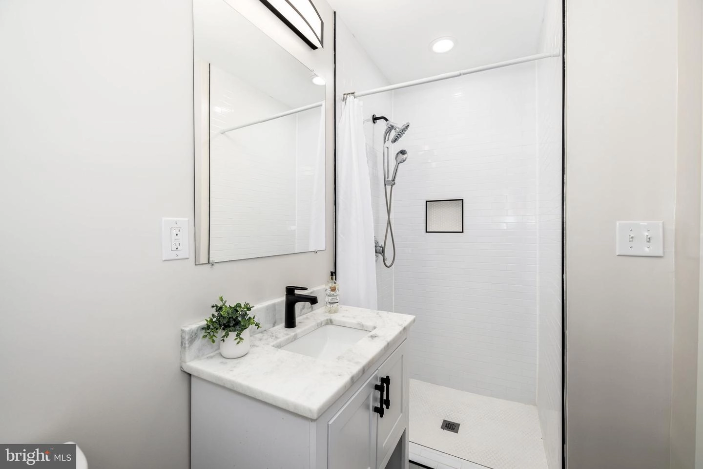 Bath - 1002 9th St NE, Washington, DC 20002 photo 2 of 3
