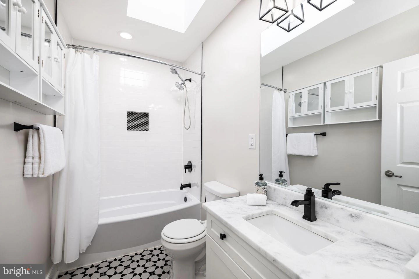 Bath - 1002 9th St NE, Washington, DC 20002 photo 3 of 3