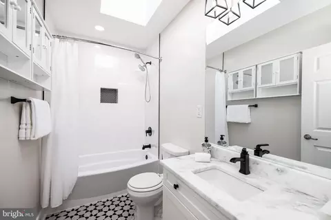 Bath - 1002 9th St NE, Washington, DC 20002 photo 3 of 3