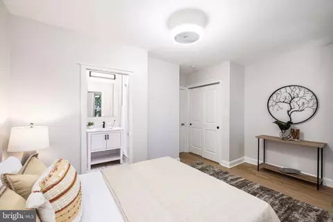 Bedroom - 1002 9th St NE, Washington, DC 20002 photo 3 of 4