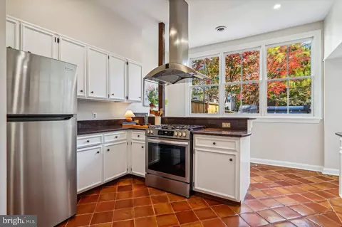 521 7th St NE, Washington, DC 20002 photo 11