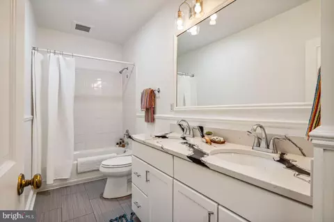521 7th St NE, Washington, DC 20002 photo 21