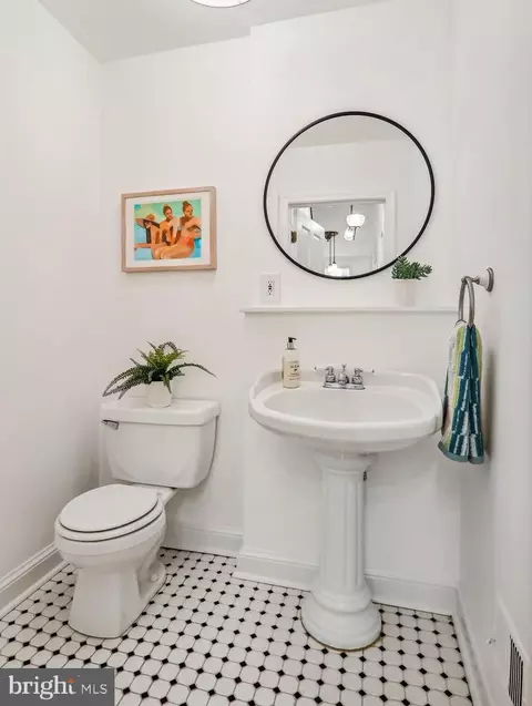 521 7th St NE, Washington, DC 20002 photo 10
