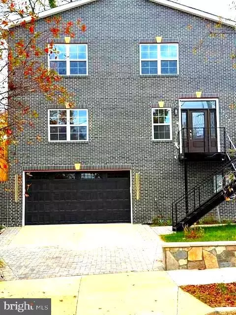 1202 34th SE, Washington, DC 20019