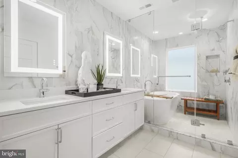 Bath - 4894 Macarthur NW, Washington, DC 20007 photo 1 of 5