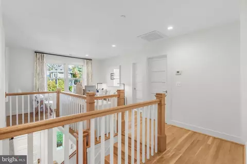 Entry Way - 4894 Macarthur NW, Washington, DC 20007 photo 2 of 9