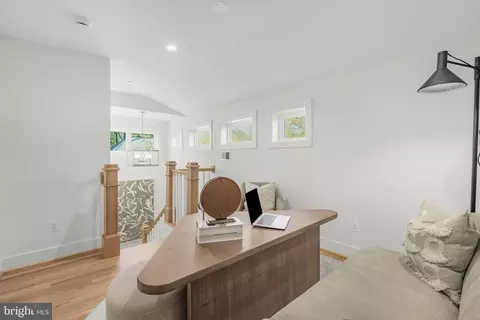 Entry Way - 4894 Macarthur NW, Washington, DC 20007 photo 5 of 9