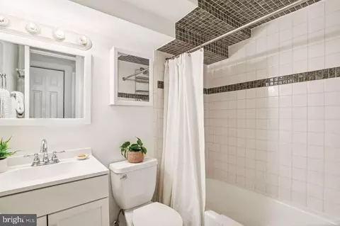 223 12th St NE, Washington, DC 20002 photo 30