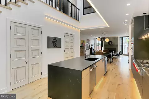 Entry Way - 816 8th St NE, Washington, DC 20002 photo 4 of 19