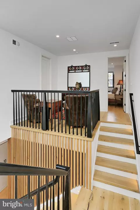 Entry Way - 816 8th St NE, Washington, DC 20002 photo 10 of 19