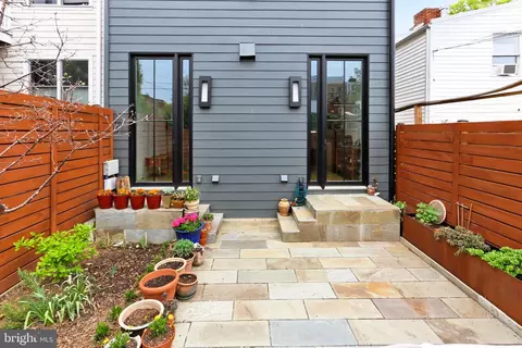 Exterior - 816 8th St NE, Washington, DC 20002 photo 4 of 6
