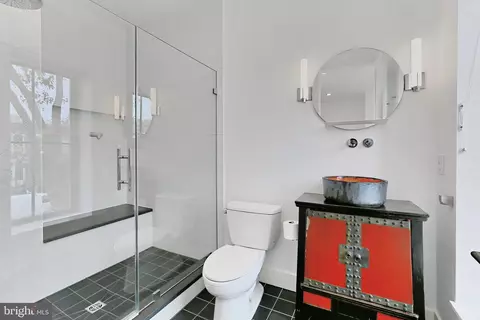 Bath - 816 8th St NE, Washington, DC 20002 photo 6 of 11