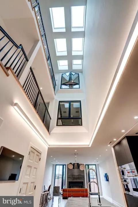 Entry Way - 816 8th St NE, Washington, DC 20002 photo 17 of 19