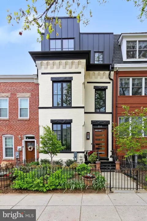 Exterior - 816 8th St NE, Washington, DC 20002 photo 6 of 6