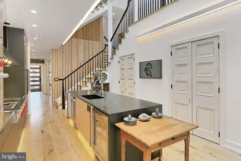 Entry Way - 816 8th St NE, Washington, DC 20002 photo 3 of 19