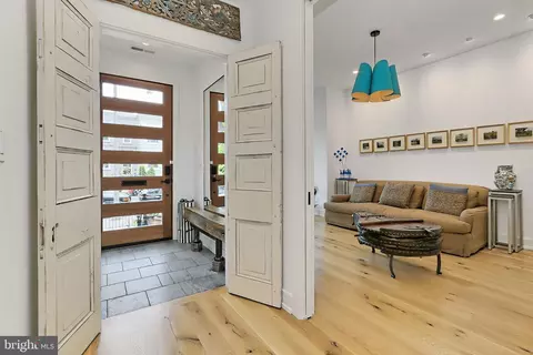 Entry Way - 816 8th St NE, Washington, DC 20002 photo 1 of 19