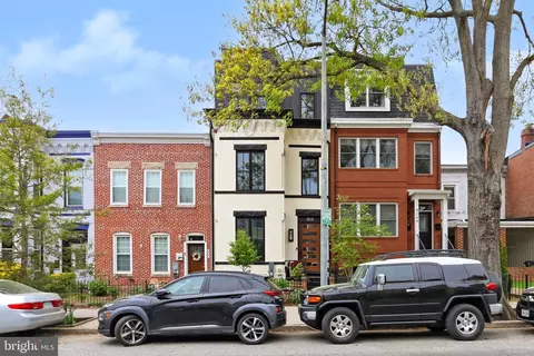Exterior - 816 8th St NE, Washington, DC 20002 photo 1 of 6