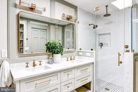 Bath - 21 3rd St NE, Washington, DC 20002 photo 3 of 4