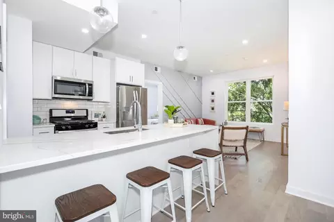1019 17th Pl NE #402, Washington, DC 20002 photo 1