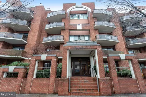 2320 Wisconsin Ave NW #115, Washington, DC 20007