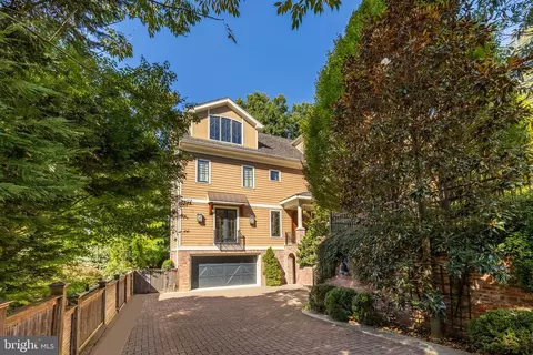 1820 47th Pl NW, Washington, DC 20007 photo 5