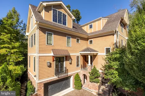1820 47th Pl NW, Washington, DC 20007 photo 3