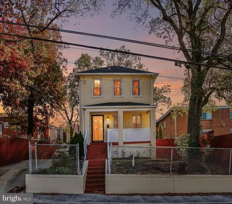 5347 Bass Pl SE, Washington, DC 20019
