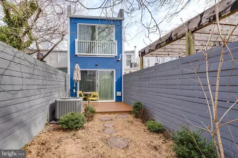 Exterior - 117 16th St SE, Washington, DC 20003 photo 8 of 9