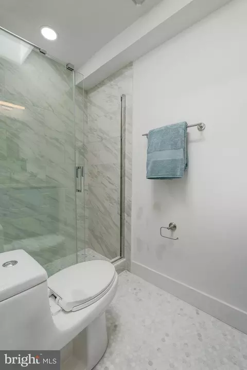Bath - 117 16th St SE, Washington, DC 20003 photo 9 of 9