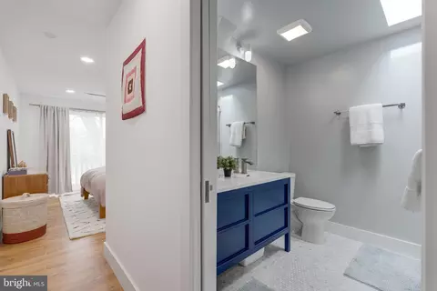 Entry Way - 117 16th St SE, Washington, DC 20003 photo 14 of 15