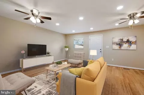 1312 Barnaby Ter SE, Washington, DC 20032