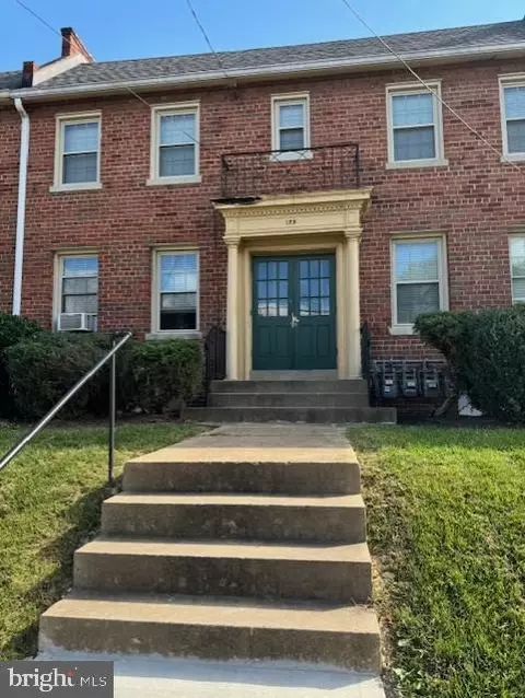 129 35th St NE, Washington, DC 20019