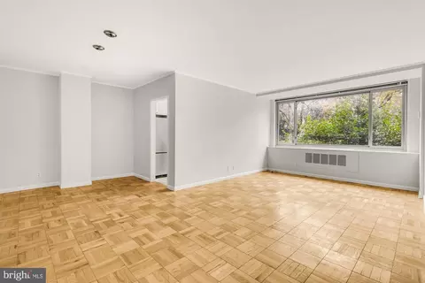 4200 Cathedral Ave NW #316, Washington, DC 20016