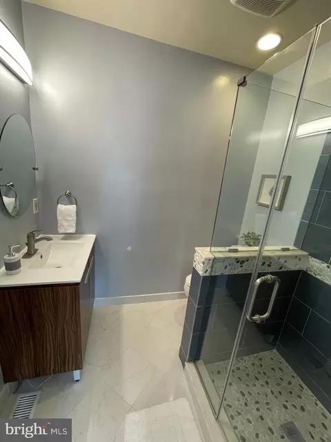 Bath - 1923 Bennett Pl NE, Washington, DC 20002 photo 1 of 4