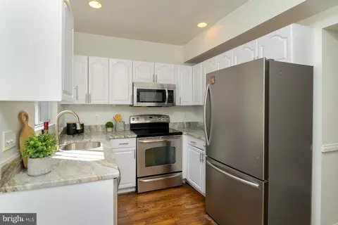 Kitchen - 1923 Bennett Pl NE, Washington, DC 20002 photo 1 of 1