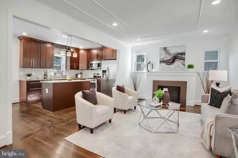 3709 26th St NE, Washington, DC 20018